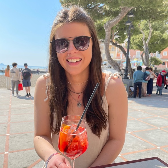 Meet your Posher, Briana - Picture 1 of 1